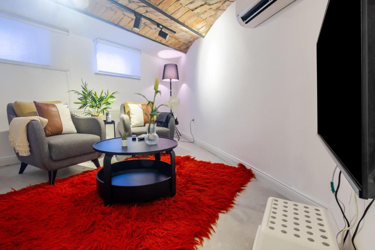 Apartmán Vibrant Flat 5 Minutes Walk To Istiklal In Beyoglu Istanbulská provincie Exteriér fotografie
